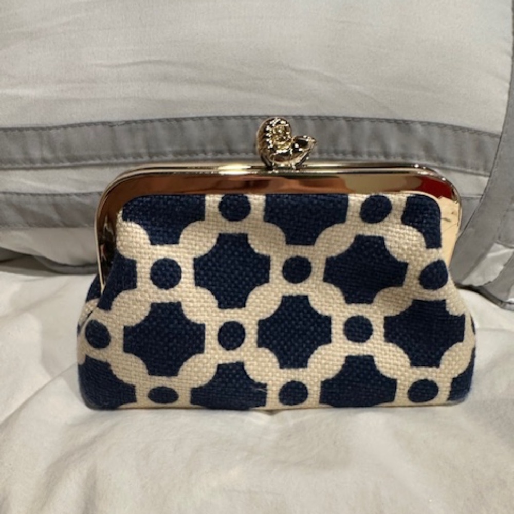 Spartina 449 "May River" shell coin purse; EUC